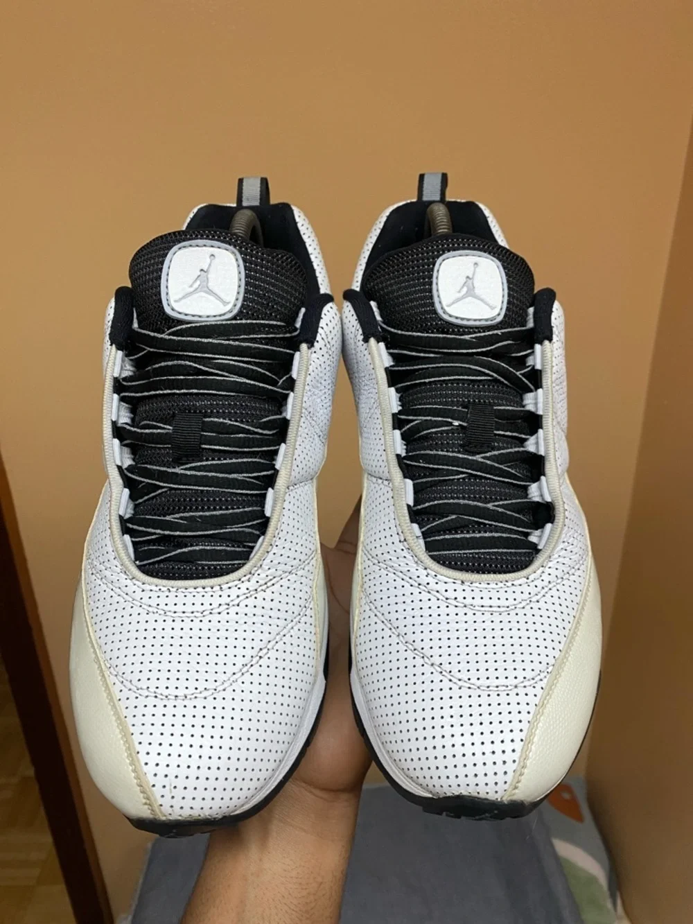 2011 Air Jordan CMFT Max Air 12 LTR “White/Wolf Grey-Black” Size 10.5 434034-102